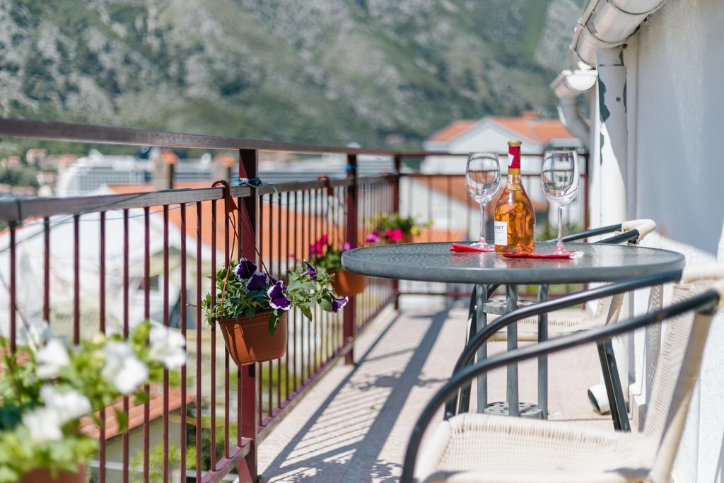Apartments Feniks Kotor Exterior foto