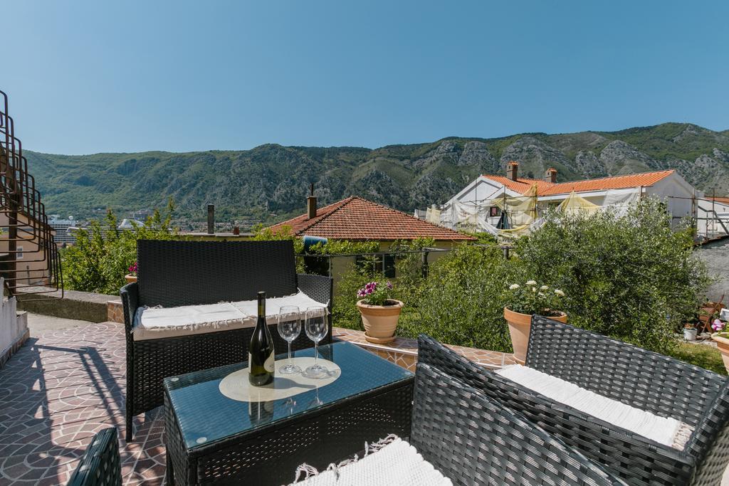 Apartments Feniks Kotor Exterior foto